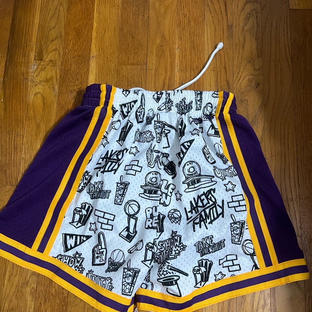Mitchell & Ness White and Black Graphic Shorts